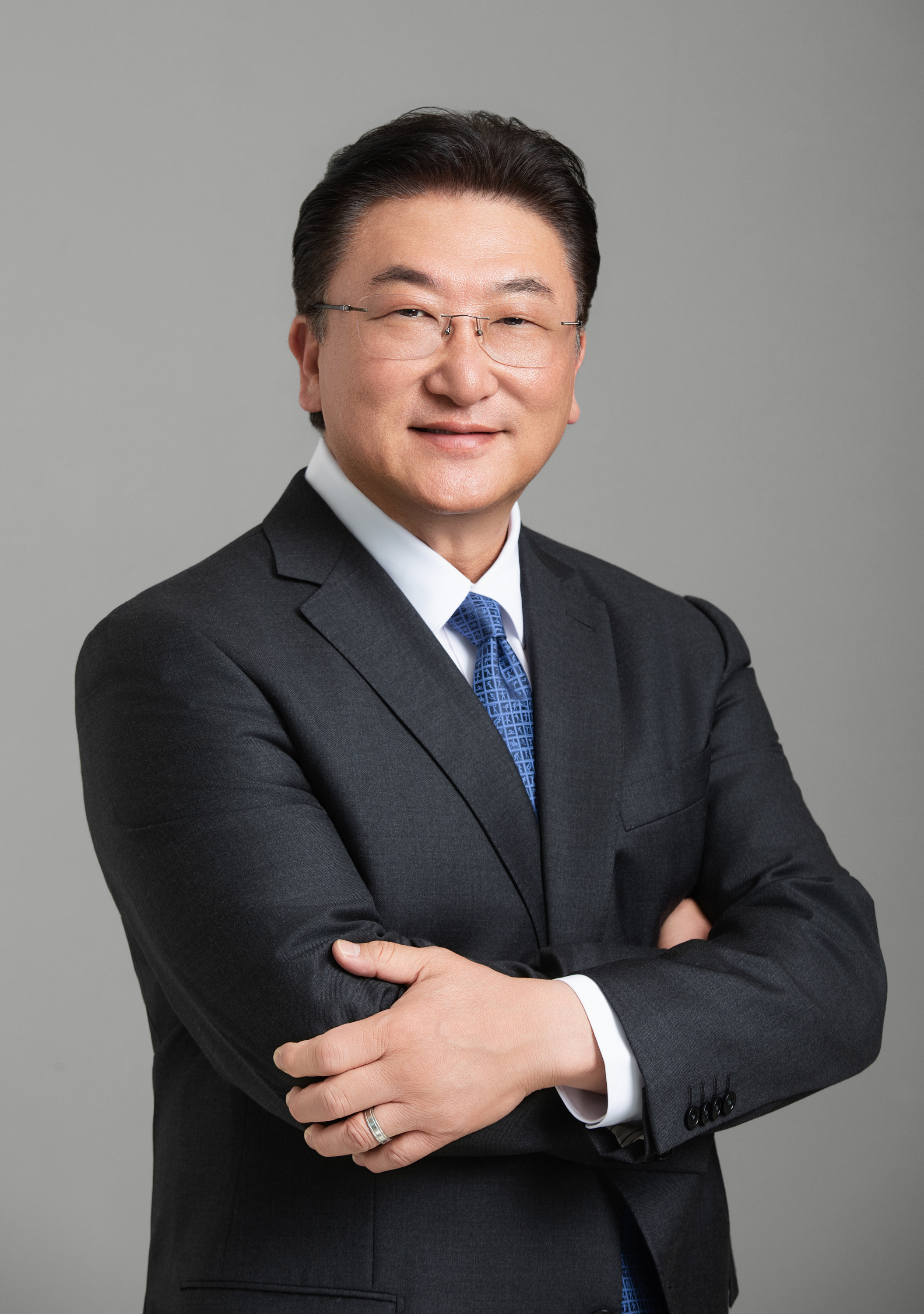 Mike Jeong, DO, MPH, CMD (Yale and UCLA Trained Geriatrician. Triple Board Certified in Internal Medicine, Geriatric Medicine, and Hospice & Palliative Medicine. Certified Medical Director in Post-Acute & Long-Term Care. Double Fellowship in Geriatrics & Geriatric Medical Mgmt)