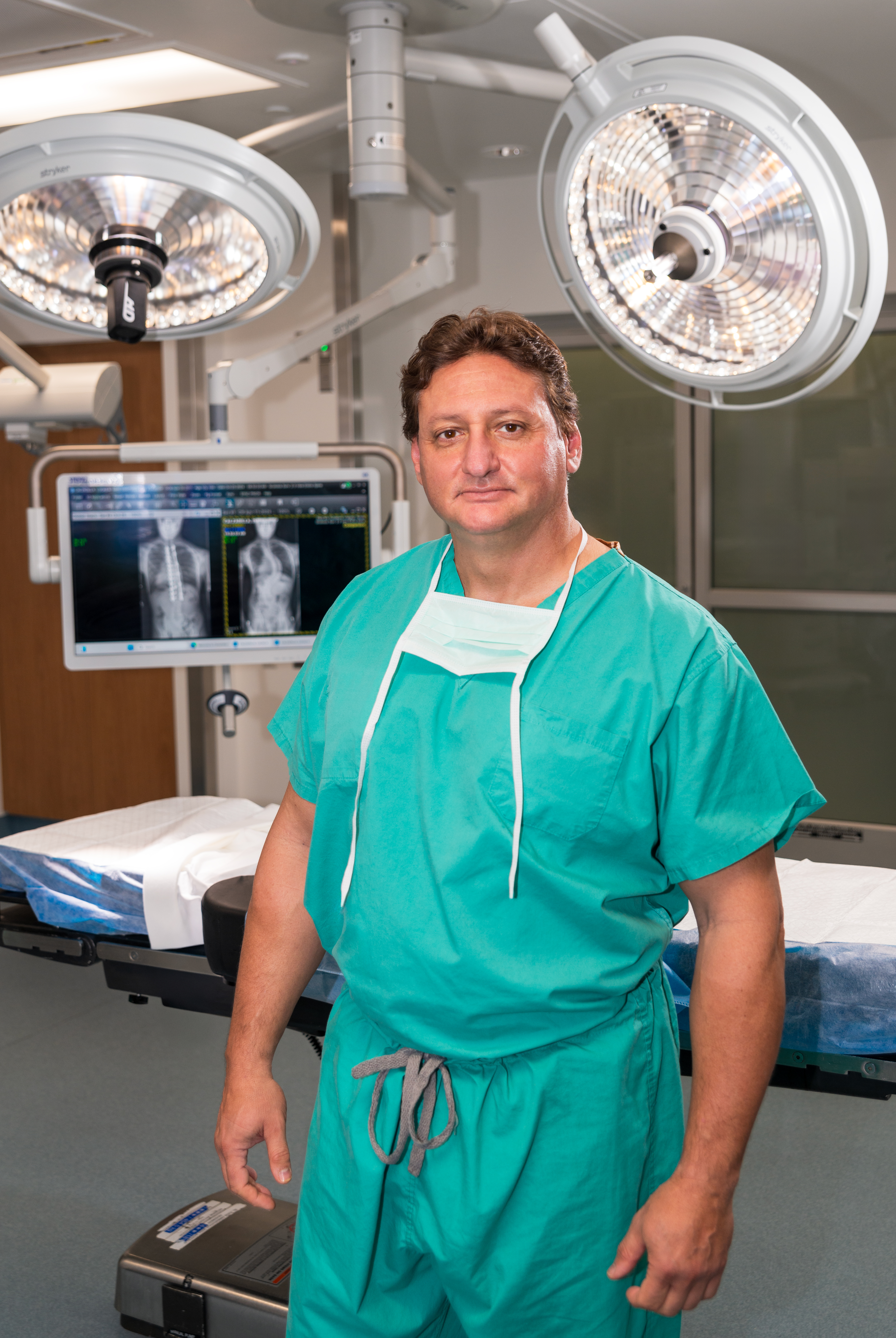 David Siambanes (The Spine Specialist)